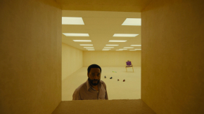 Backrooms Filmkritik: Das A24-Meisterwerk im Test A24 Backrooms Kritik: Lohnt sich der philosophische Kino-Hype?
